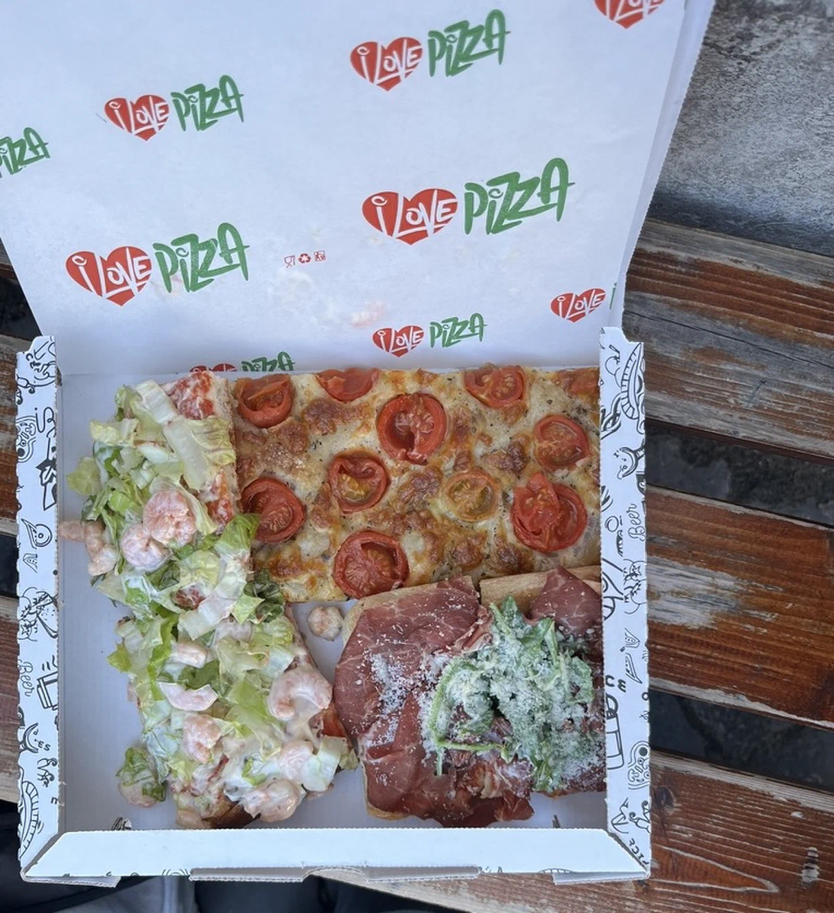 Pizza Florida：罗马极受欢迎的切片披萨店 拍摄于 %!s(<nil>). 技术参数: %!s(<nil>), <nil>, f/<nil>, <nil>s, ISO <nil>